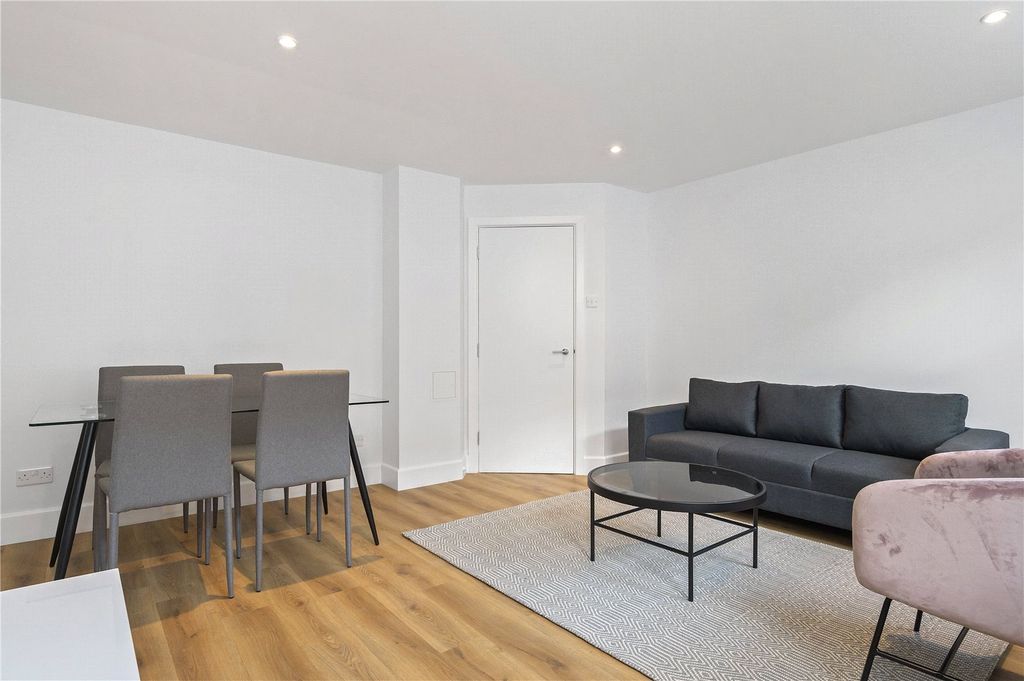 Property photo 1 of 16 Reception