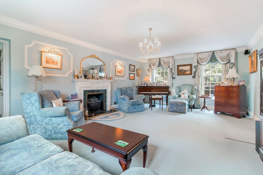 Property photo 3 of 42