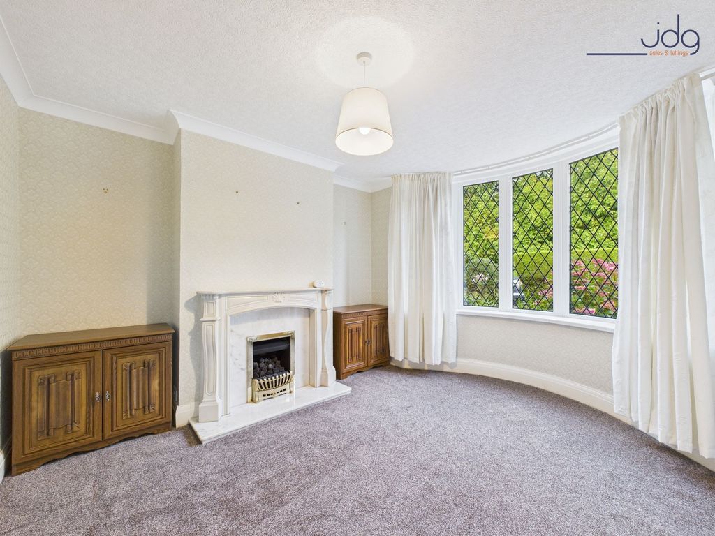 Property photo 2 of 12 Front Lounge
