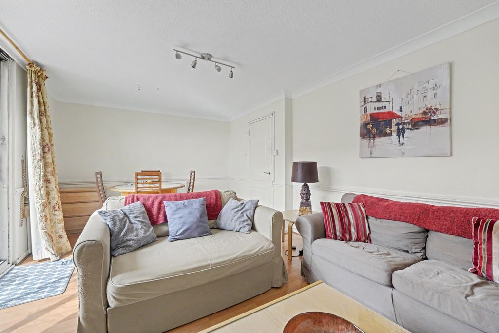 Property photo 3 of 17 15