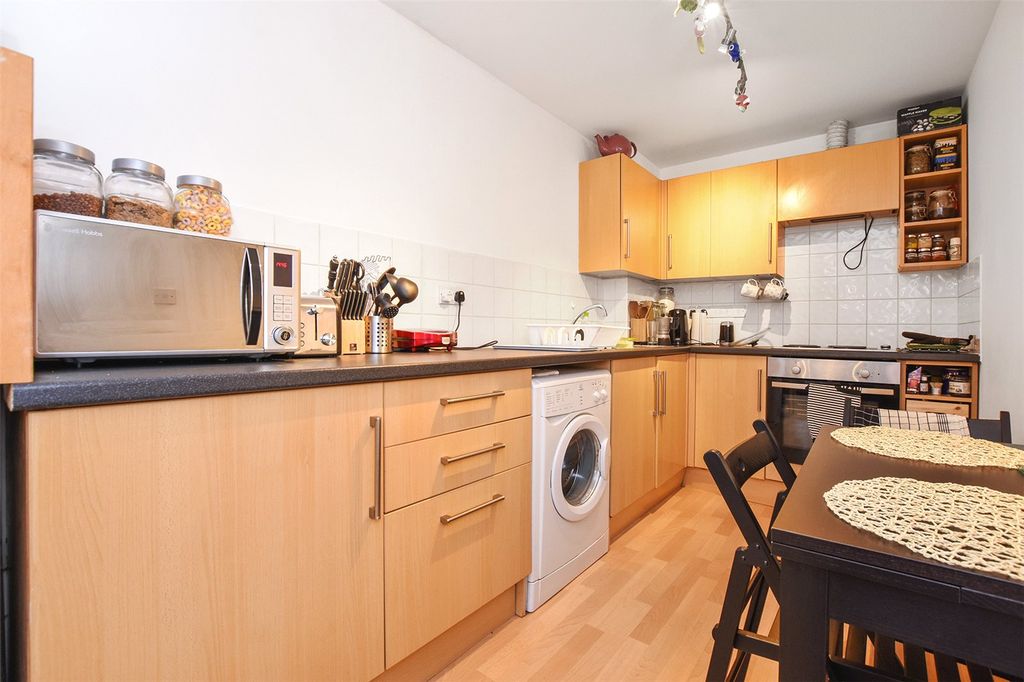 Property photo 3 of 6 Picture No. 14