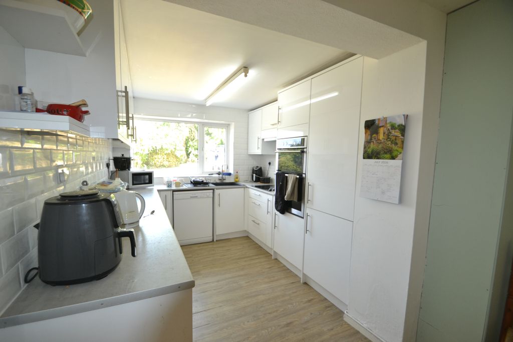 Property photo 3 of 24 Kitchen