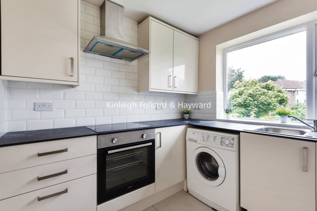 Property photo 3 of 7 Picture No. 17