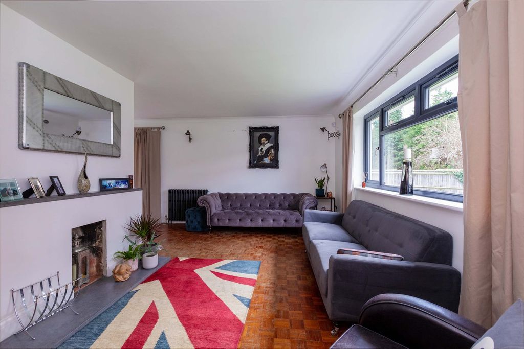Property photo 3 of 19