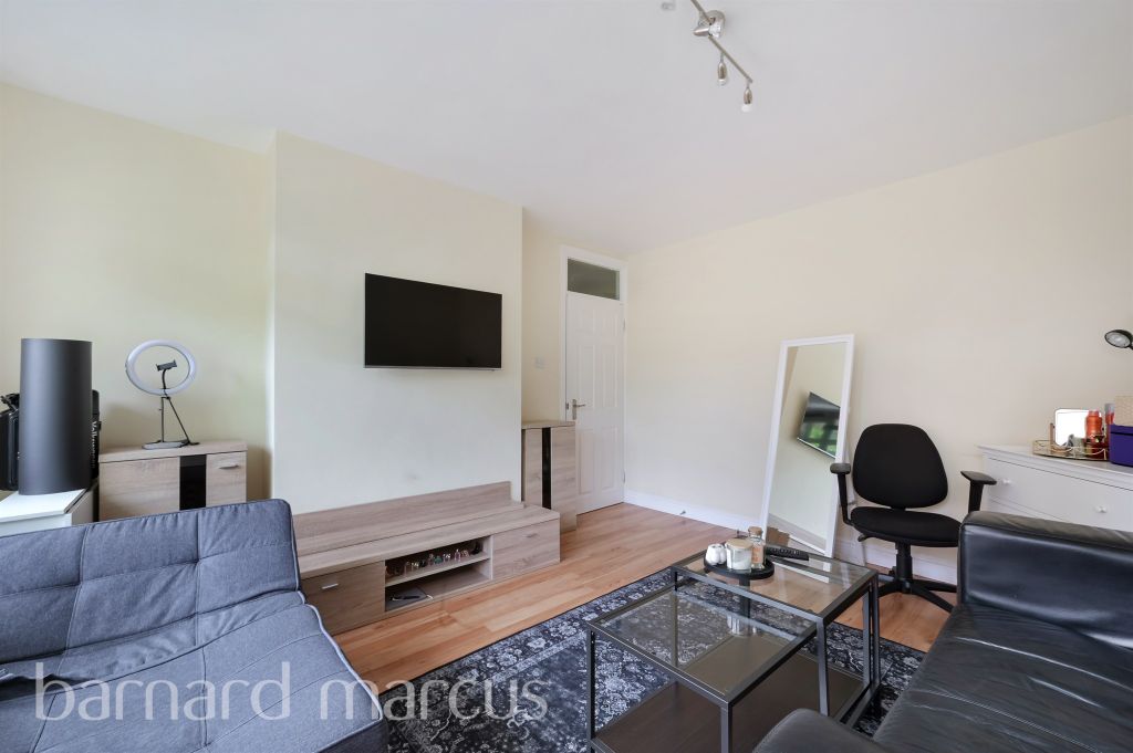 Property photo 2 of 8