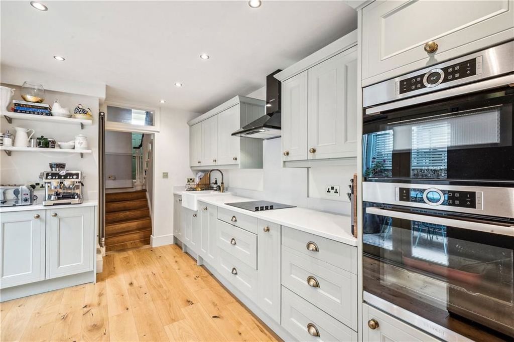 Property photo 3 of 9