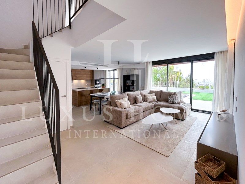 Property photo 2 of 24