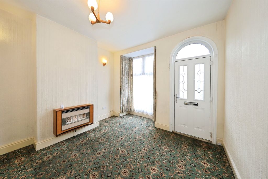 Property photo 2 of 17