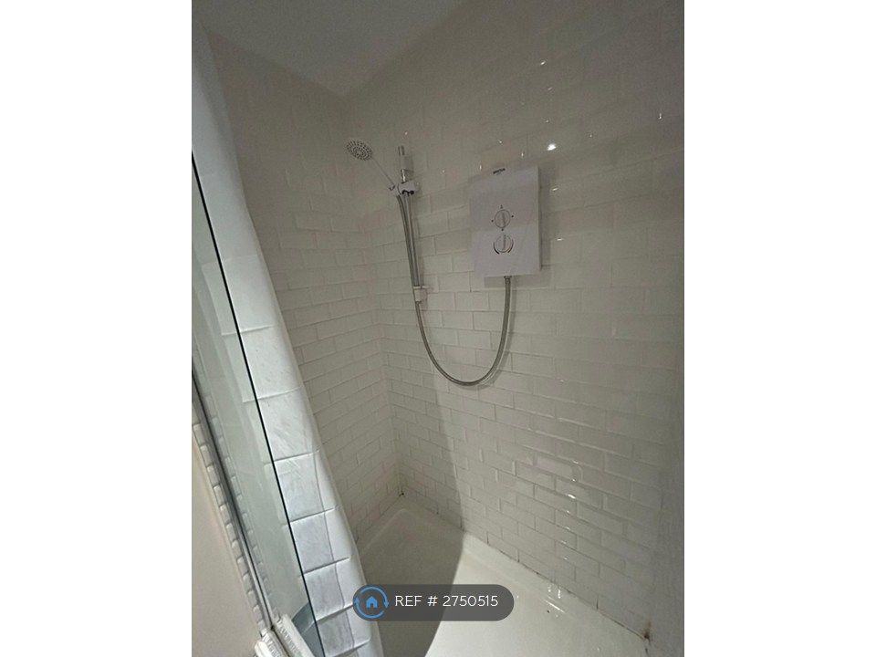 Property photo 3 of 4 Bathroom