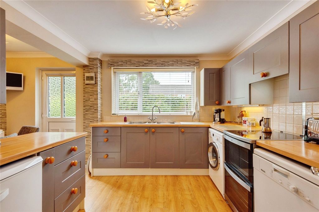 Property photo 3 of 17 Picture No. 10