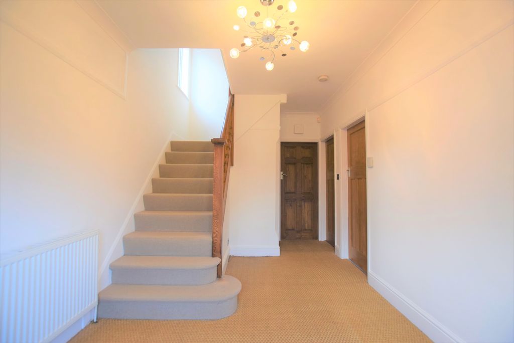 Property photo 2 of 19 Photo 02