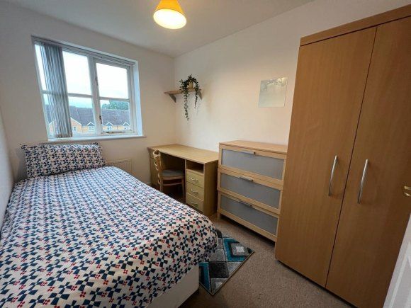 Property photo 1 of 13 Bedroom