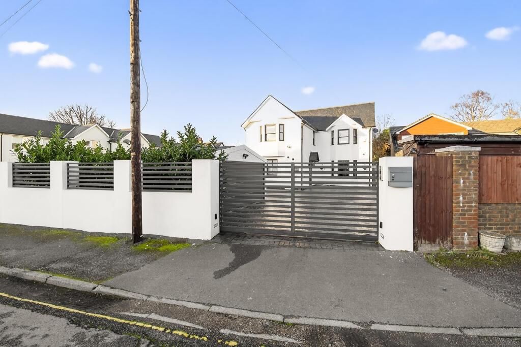 Property photo 1 of 26