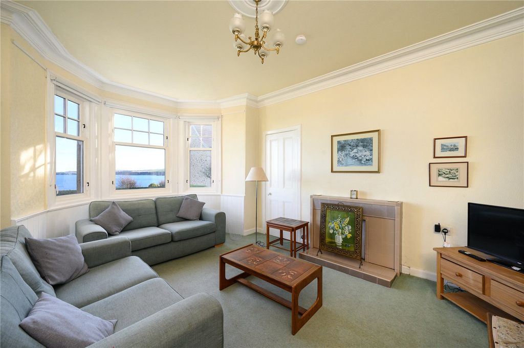 Property photo 3 of 22 Sitting Room