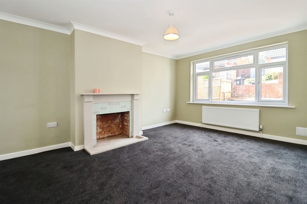 Property photo 2 of 25