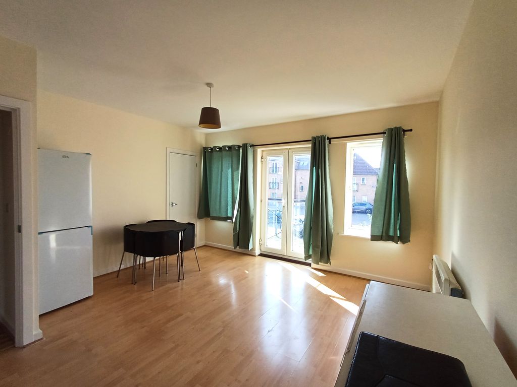 Property photo 2 of 8