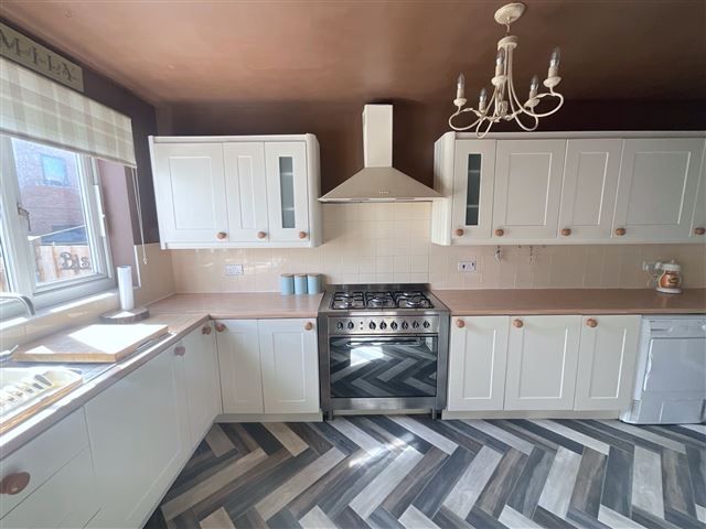 Property photo 2 of 21 Kitchen
