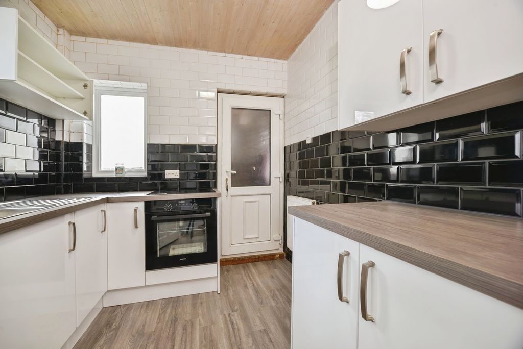 Property photo 3 of 13 Pbox-Img.Jpg
