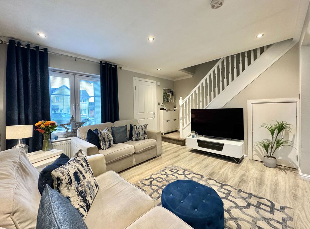 Property photo 2 of 30