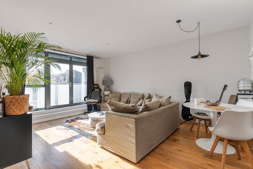 Property photo 1 of 16 Reception/Kitchen