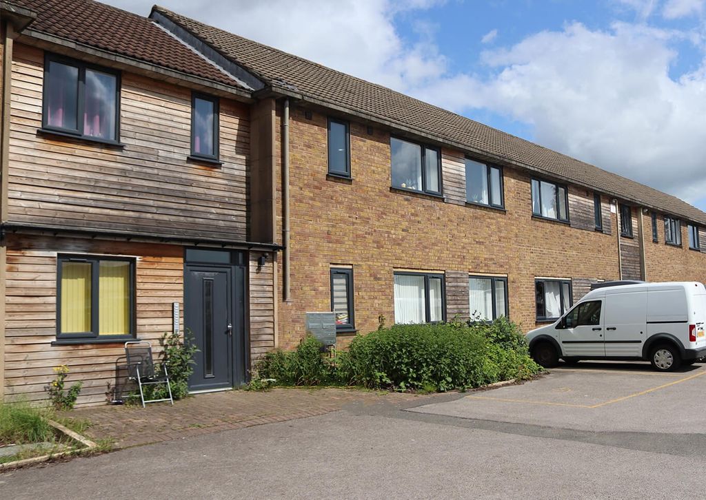 Property photo 1 of 4 Bedroom