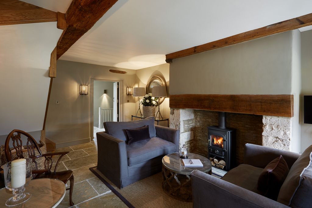 Property photo 3 of 11 Sitting Room