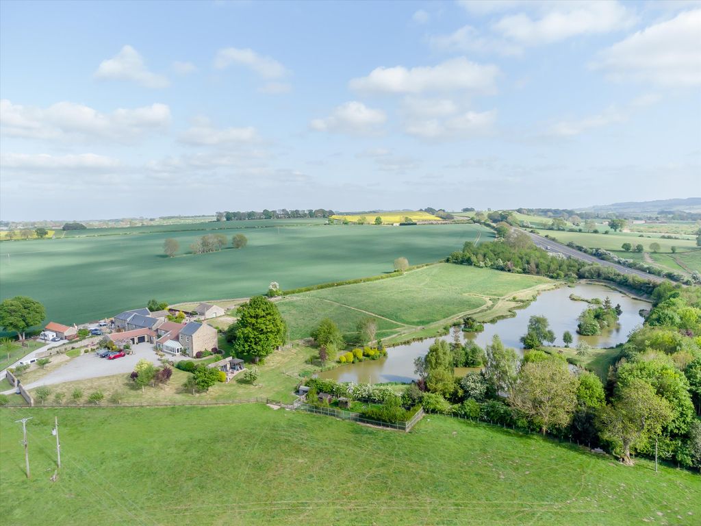 Property photo 2 of 53 Image