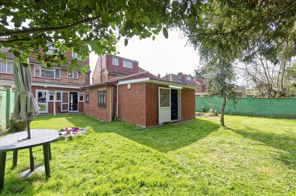 Property photo 2 of 11