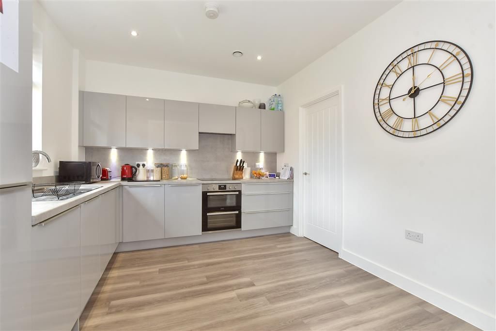 Property photo 1 of 6 Kitchen