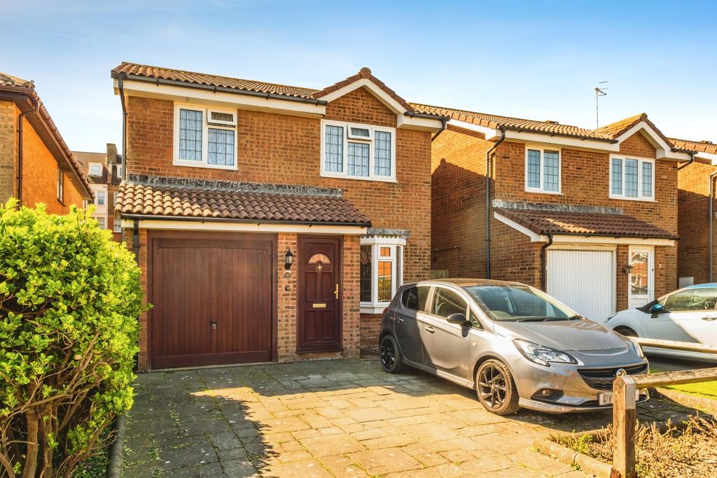 Property photo 2 of 17