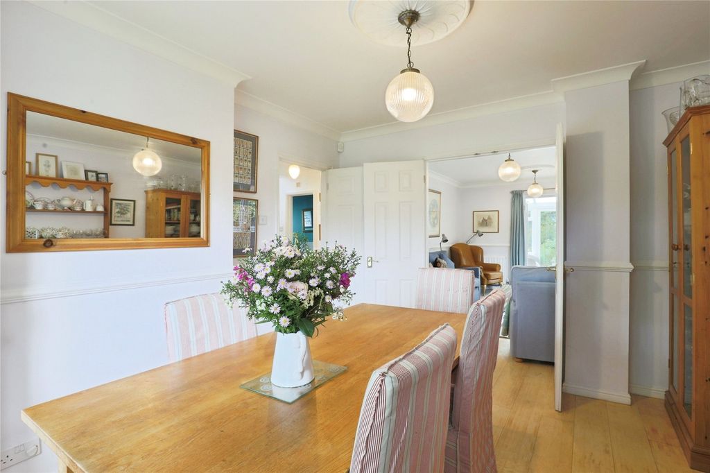 Property photo 2 of 33 Picture No. 47