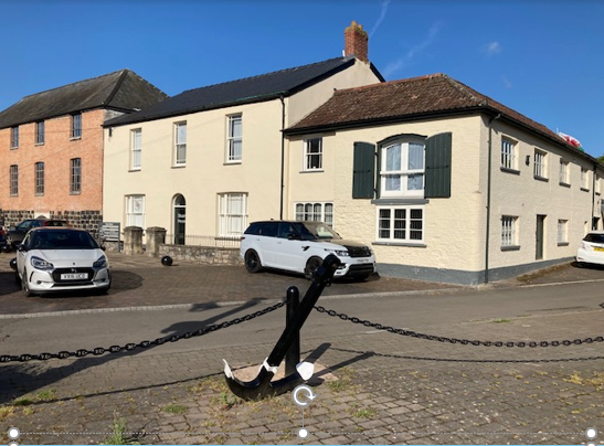 Property photo 1 of 2