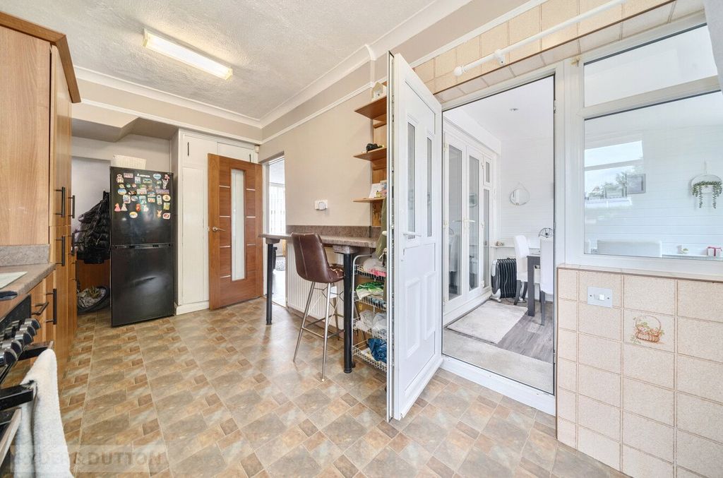 Property photo 3 of 21 Kitchen