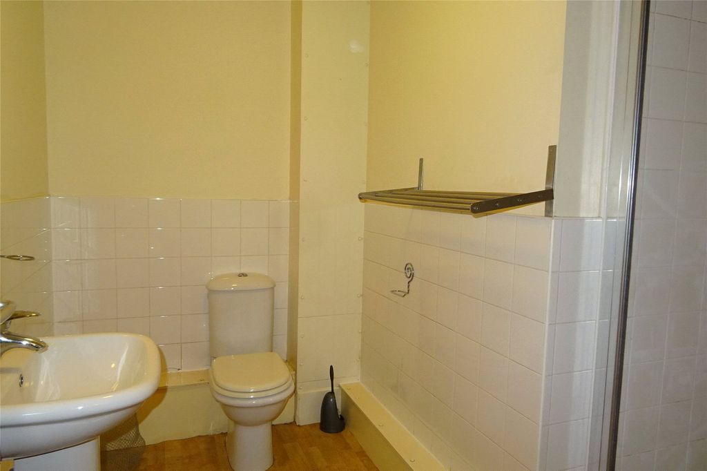 Property photo 2 of 8 Picture No. 13