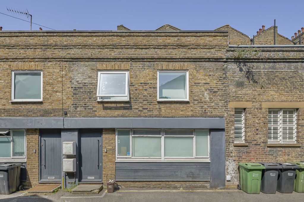Property photo 1 of 4