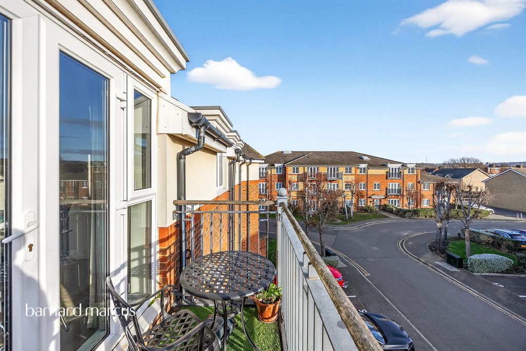 Property photo 2 of 14