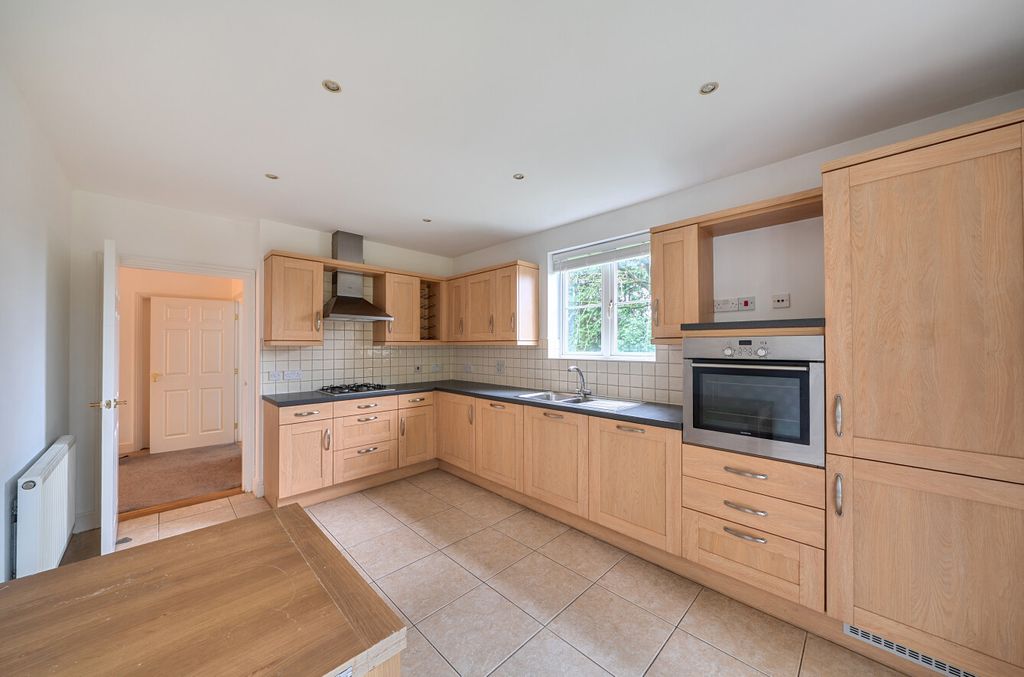 Property photo 2 of 20 1398166-15-69665B...