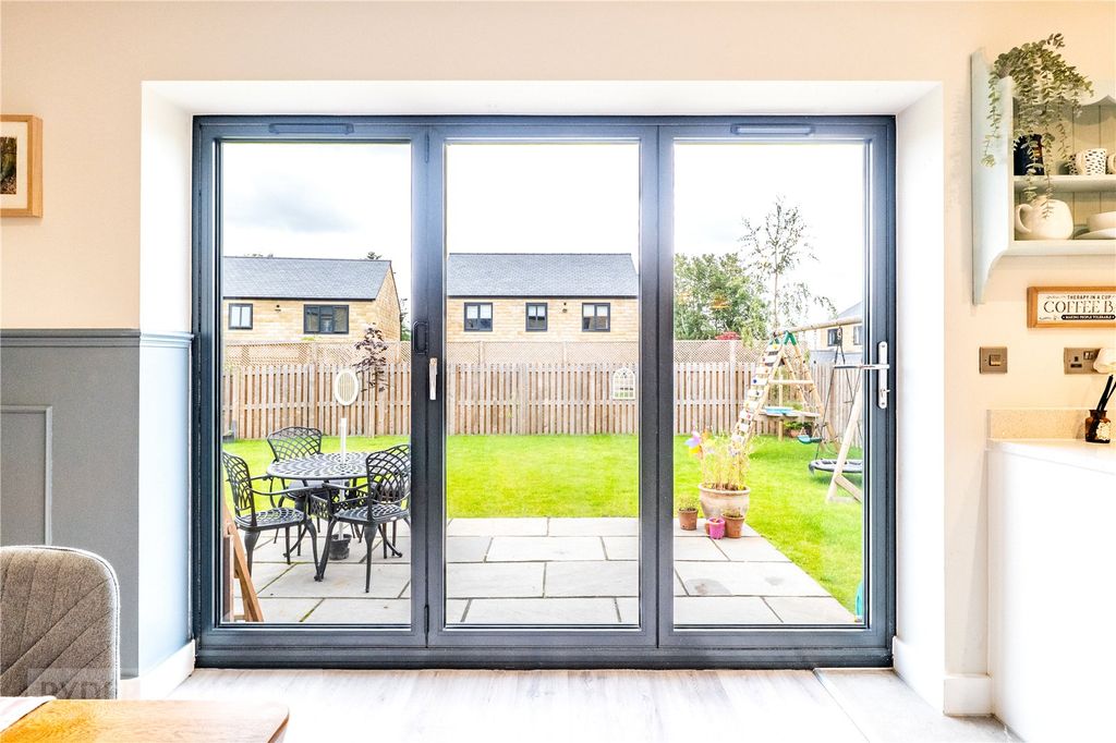 Additional image 7 of 5 bed detached house for saleSummer View, Holmfirth, West Yorkshire HD9