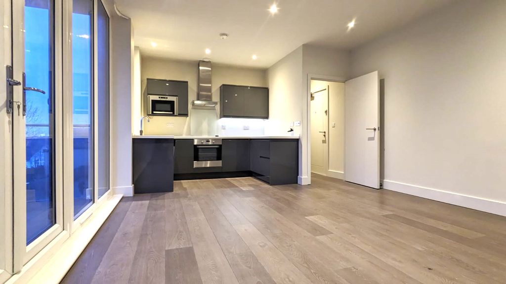 Property photo 3 of 31