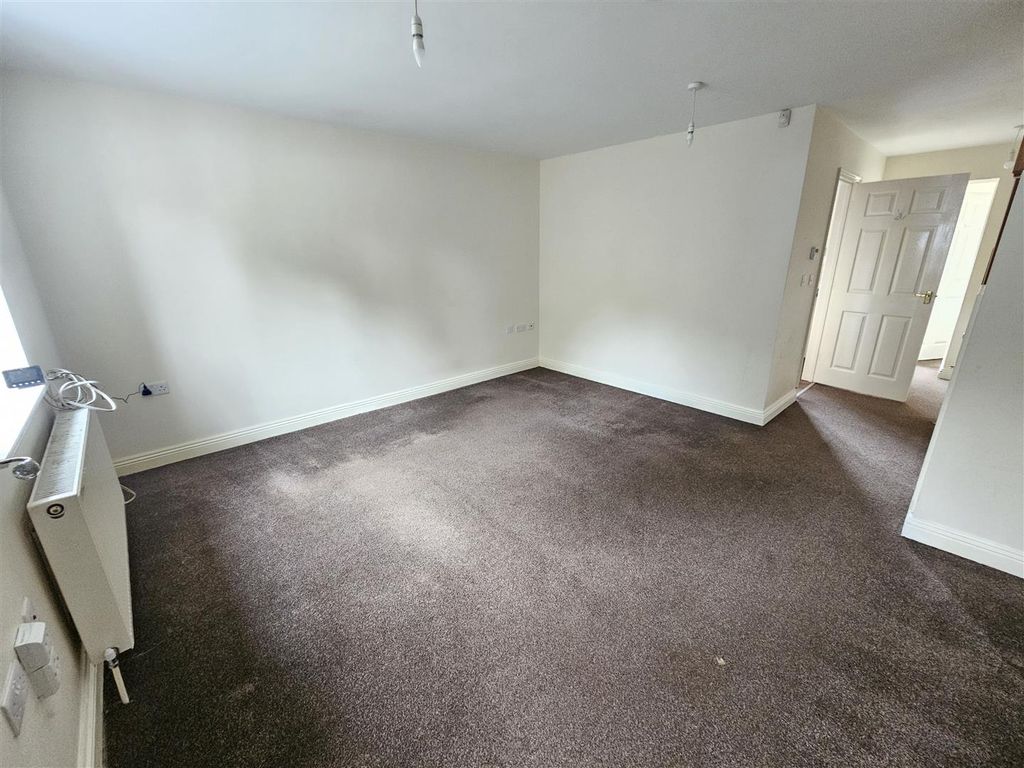 Property photo 2 of 11 Living Room.Jpg