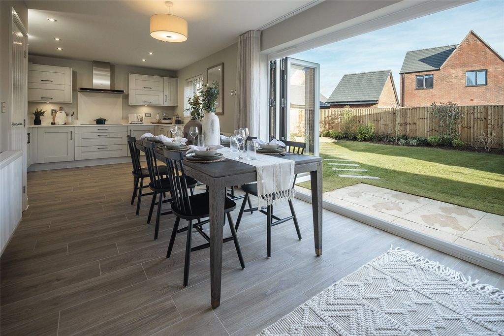 Property photo 3 of 9 Show Home