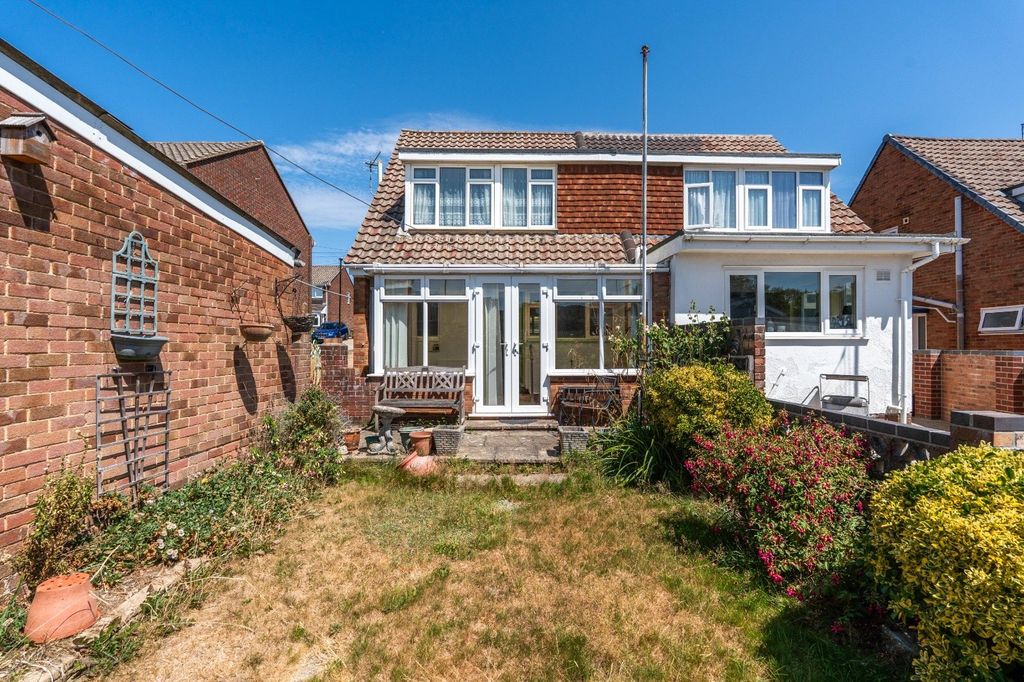 Property photo 2 of 18 Picture No. 39