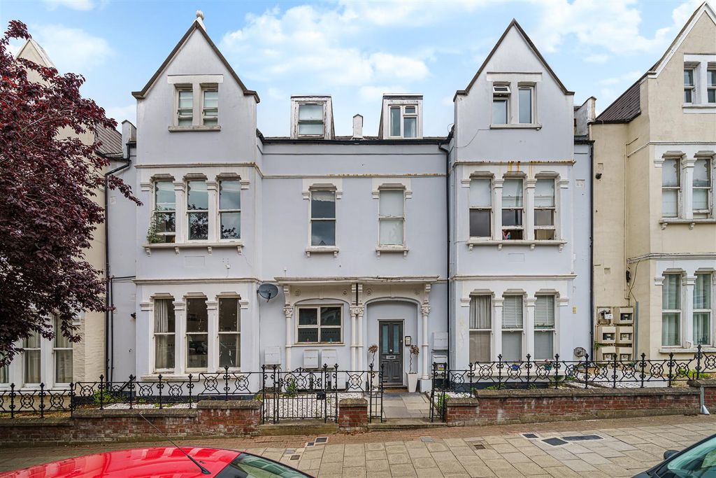 Property photo 1 of 7 Ritherdon Road-7.Jpg
