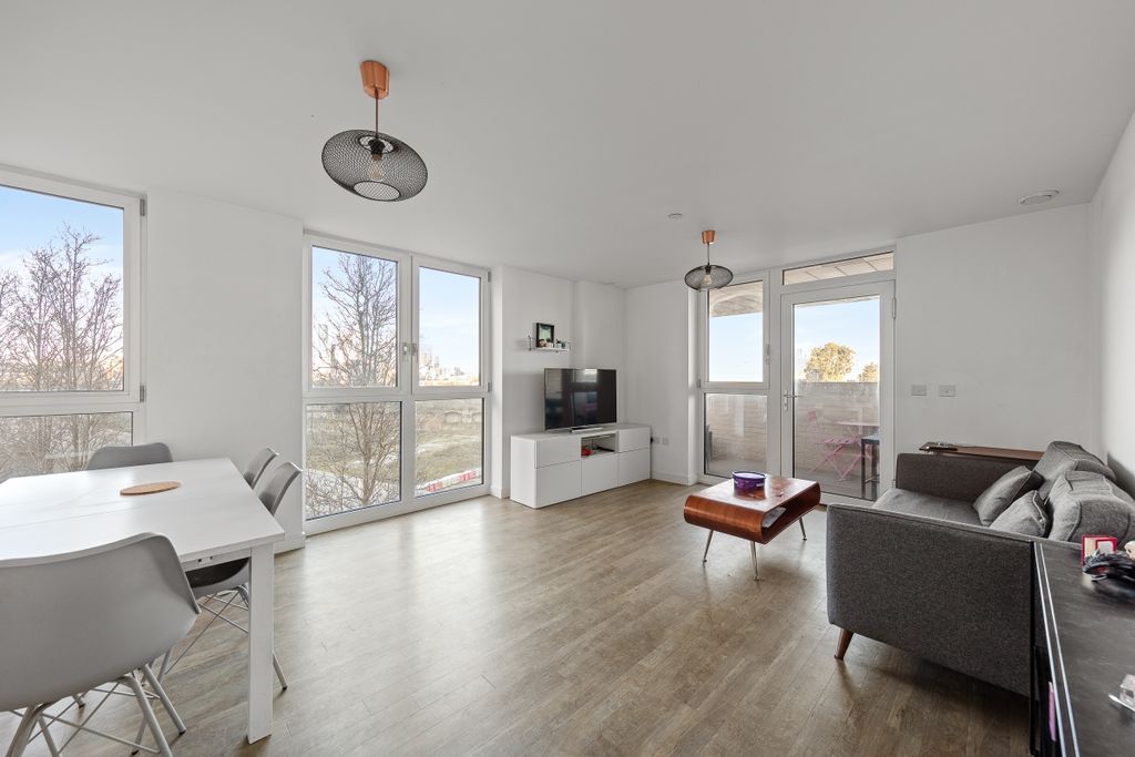 Property photo 1 of 13 094A0818