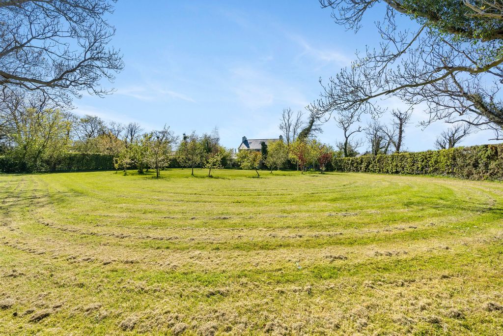 Property photo 3 of 59