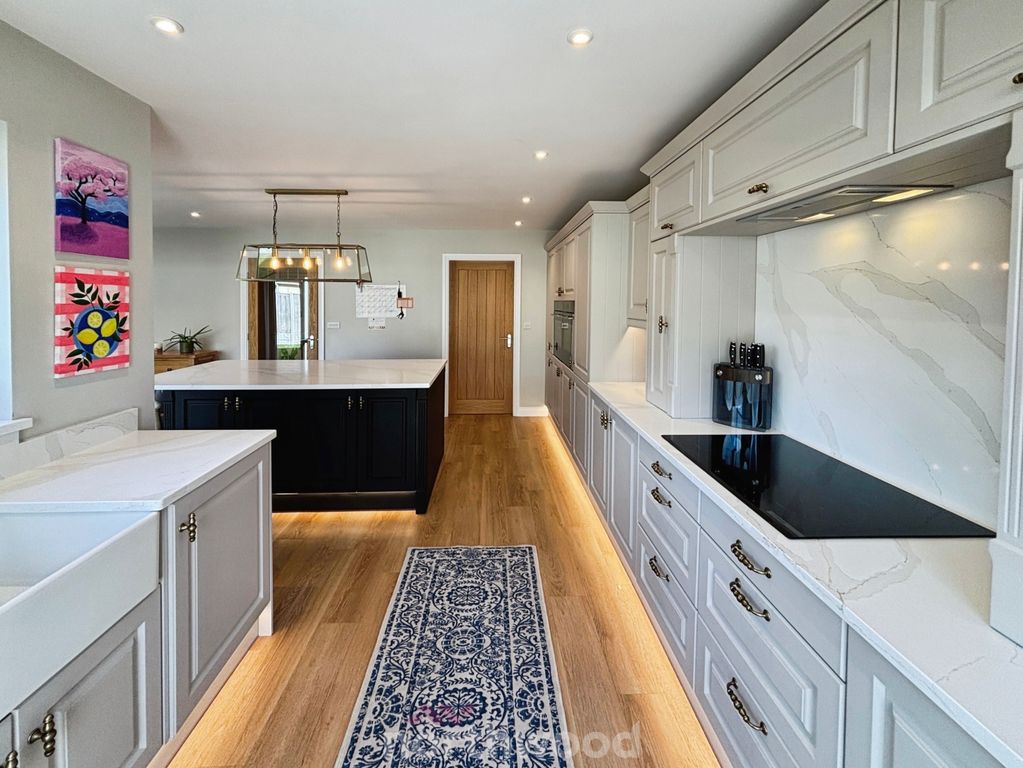 Property photo 3 of 40