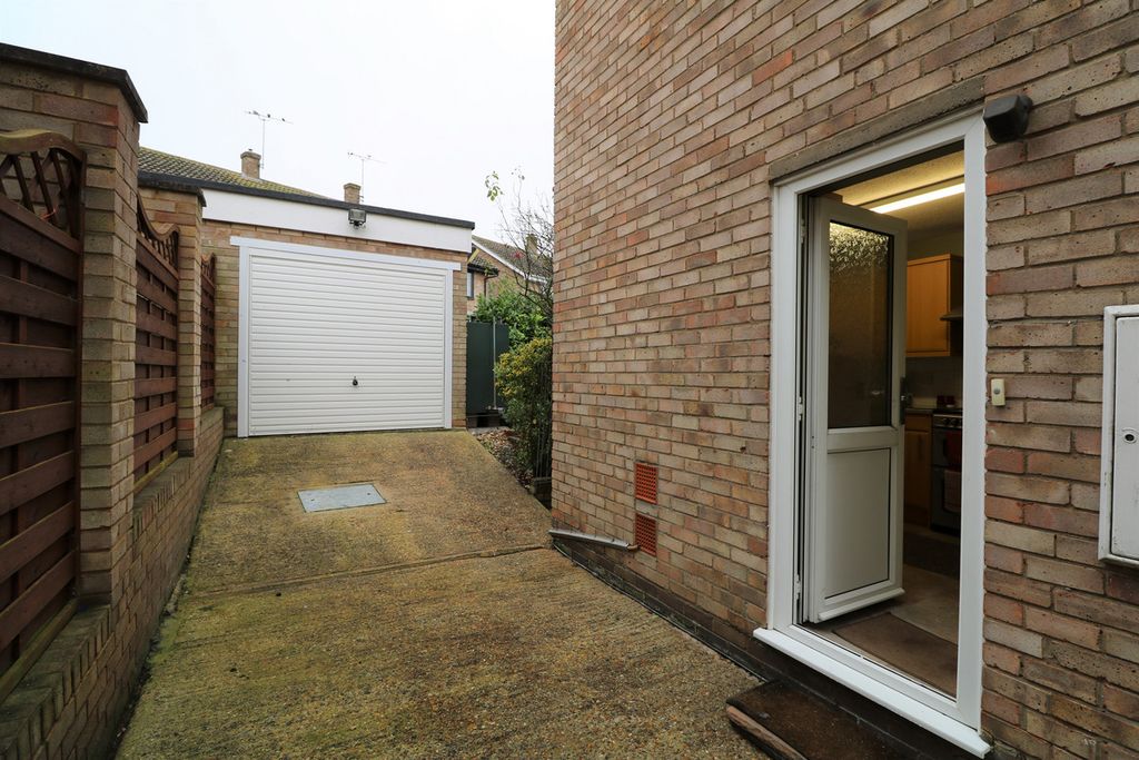 Property photo 2 of 13