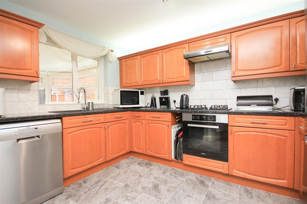 Property photo 2 of 21 Img_2175.Jpg