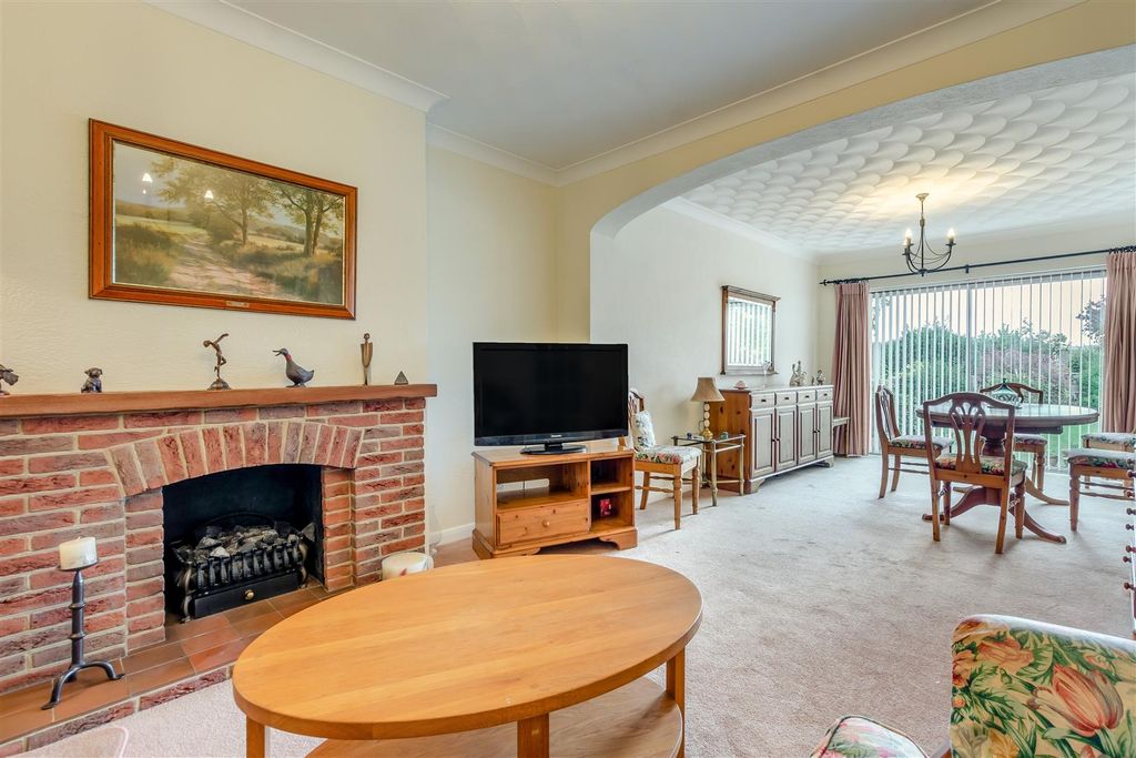 Property photo 2 of 16 8659670-Interior12.Jpg