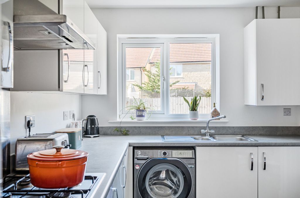 Property photo 3 of 13 Kitchen